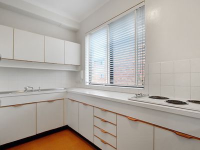 12 / 7 Mcmillan Avenue, Sandringham