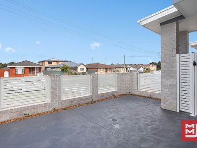 1 / 6 Addison Avenue, Lake Illawarra