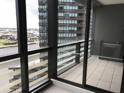 1107N / 883 Collins Street, Docklands