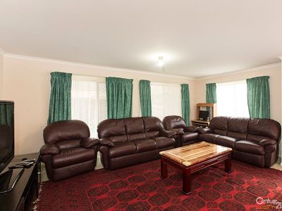 12 Burlington Chase, Hampton Park