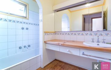 6 Lenne Road, Beaconsfield Upper
