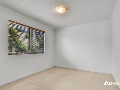 2/27 Victoria Street, Clayfield