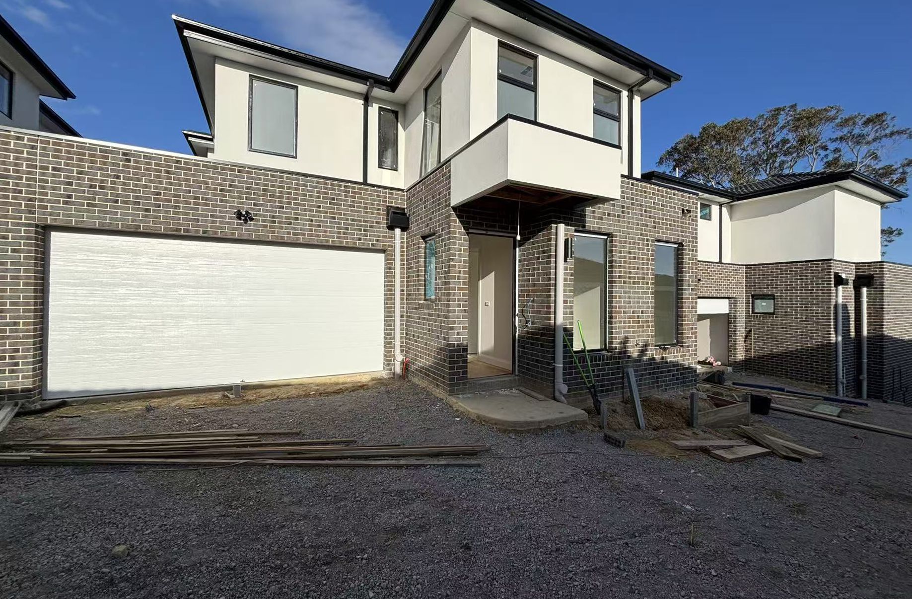 1-2 / 3 Aldinga Street, Blackburn South
