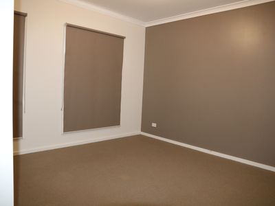 6 PROSPECT RISE, Yea