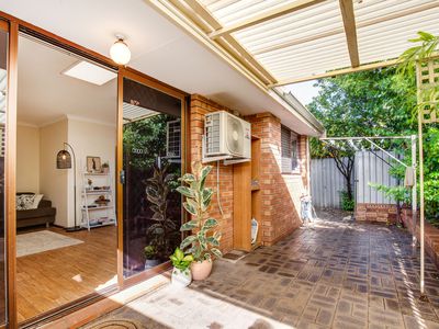 5 / 300 Preston Point Road, Attadale