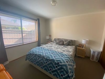 1 / 247 Greaves Street North, Werribee