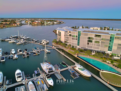 2104 / 2 Ephraim Island, Paradise Point