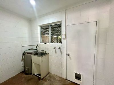 2 / 8 Arovo Street, Trinity Beach