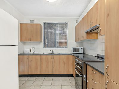 2 / 8 Curt Street, Ashfield