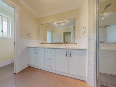 12 John Roach Close, Dubbo