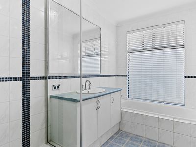 17 Whyalla Circle, Port Kennedy