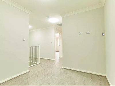 11 Amritsar Glade, Schofields