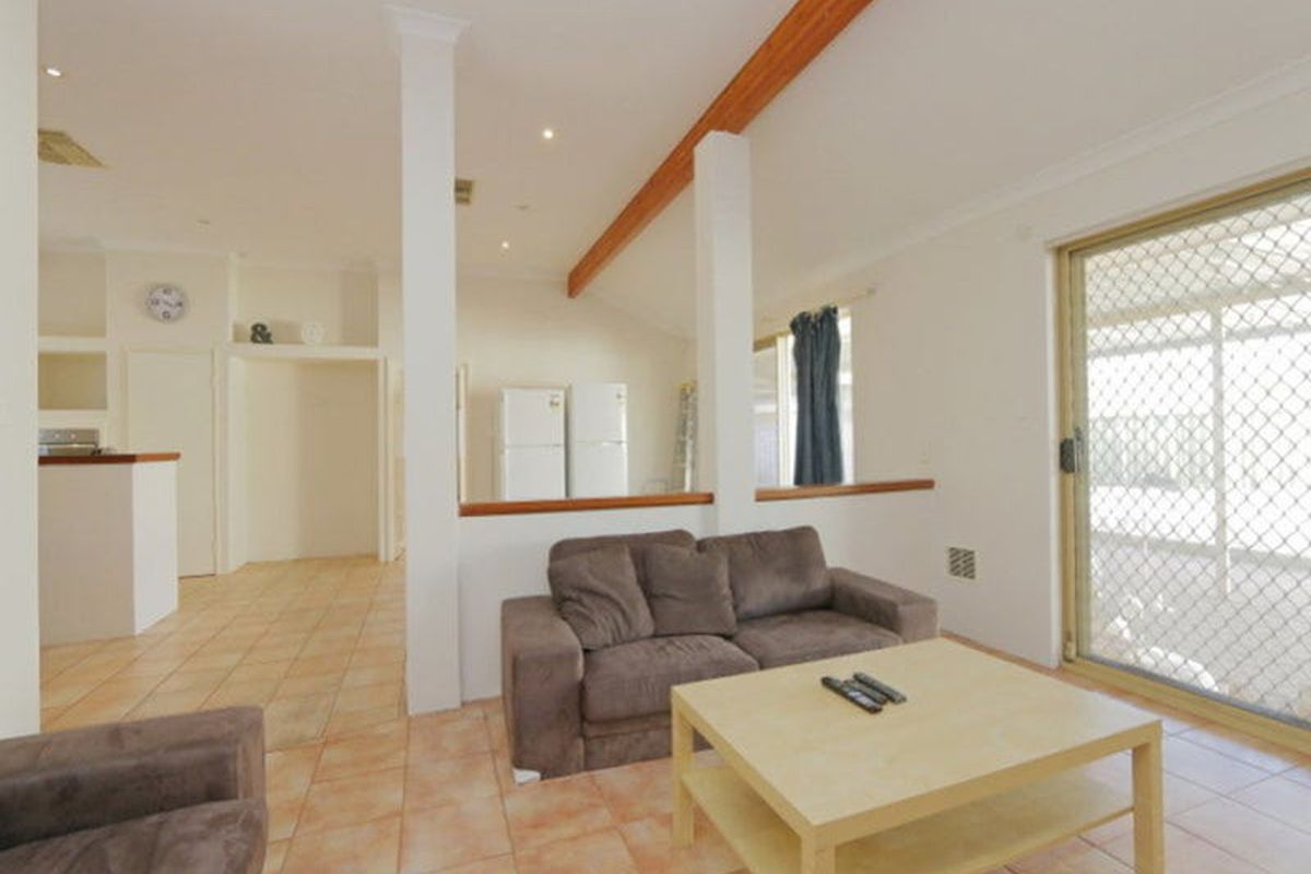 27 Green Croft Gardens, Leeming