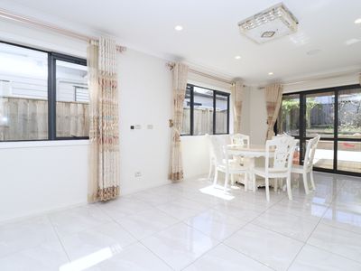 6 McQuoids Road, Flat Bush