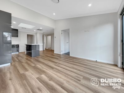 6 Gunsynd Circuit, Dubbo