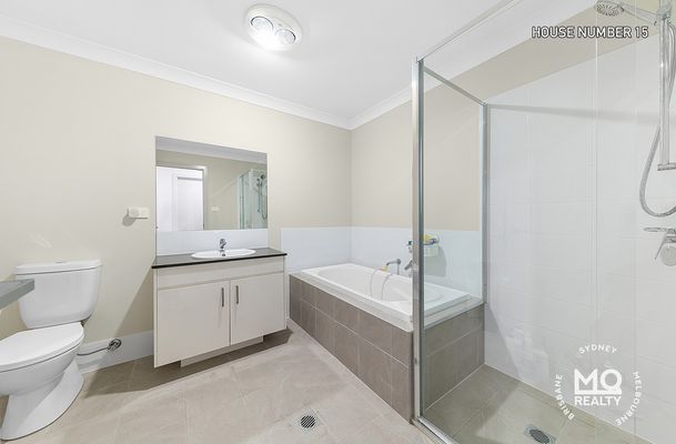 15 Glenelg Avenue, Wadalba