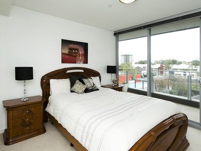 305 / 30 The Circus, Burswood
