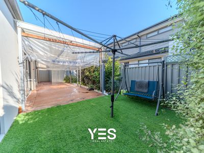 8 Godfrey Avenue, Cranbourne East