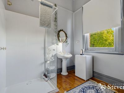 1-3 Bank Street, Avenel