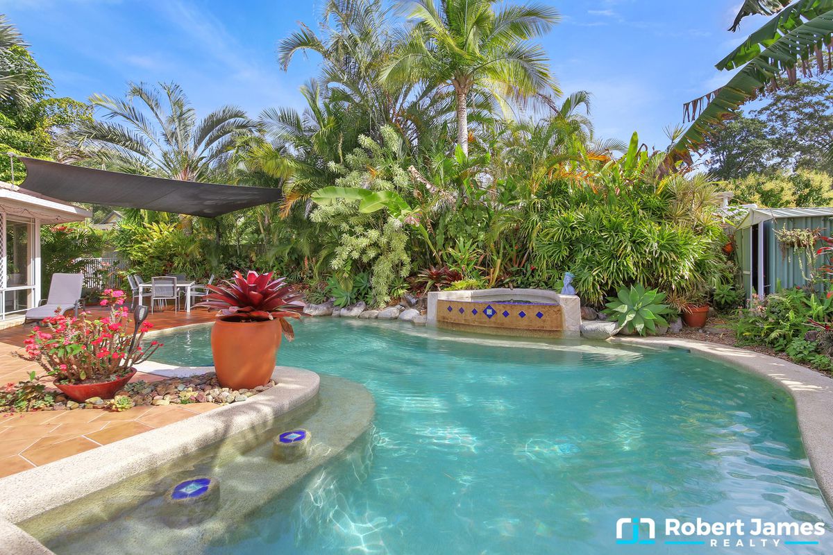 6 Hoylake Court, Tewantin