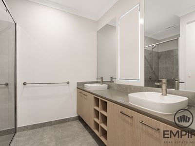 120 Yeungroon Blvd, Clyde North