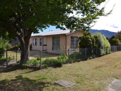1 Simmonds Street , Mount Beauty
