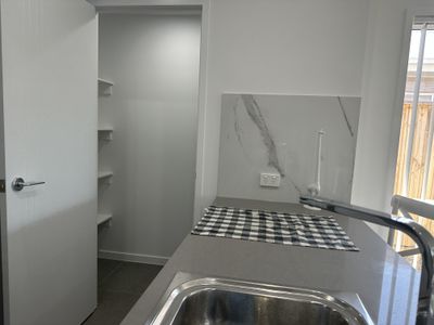 6 Hines Street , Walloon