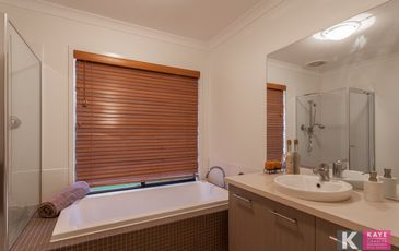 4 Isobel Parade, Beaconsfield