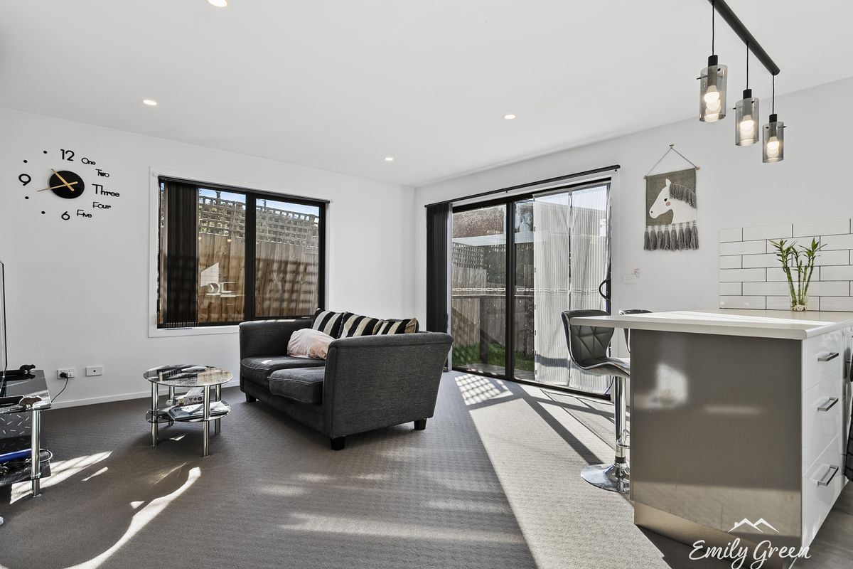 2 / 3 Mongana Street, Claremont