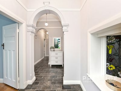 4 Perrys Avenue, Bexley