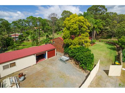 1 Russell Rd, Gaven