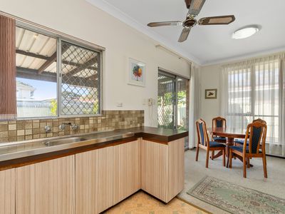30 Glencairn Way, Parkwood