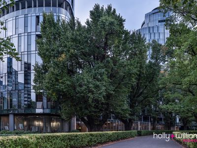 1422 / 555 St Kilda Road, Melbourne