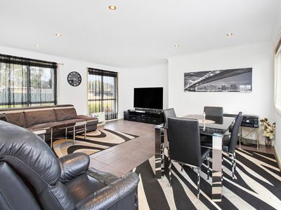2a Lang Street, Oak Flats