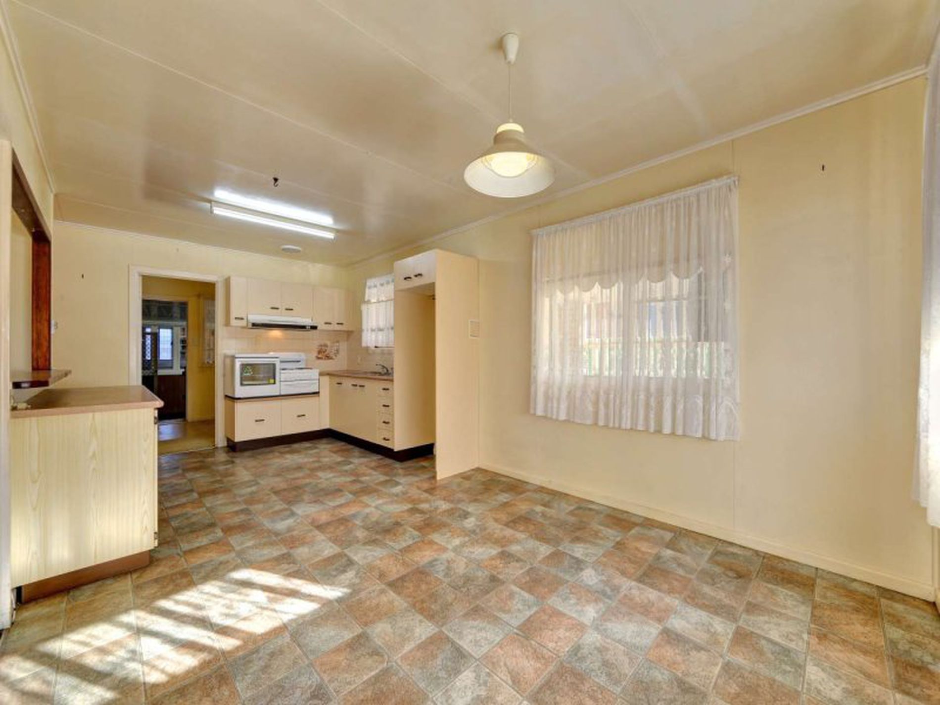 8 Black Street, Norville