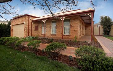 16 Evergold Close, Narre Warren South