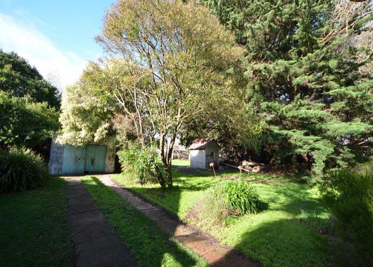 1480 Heath Road, Portland