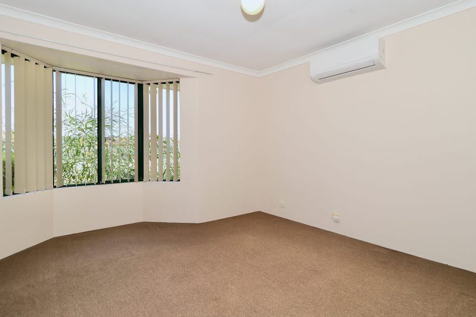 58 Oakwood Crescent, Waikiki