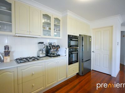 8 Dawson Court, Collingwood Park