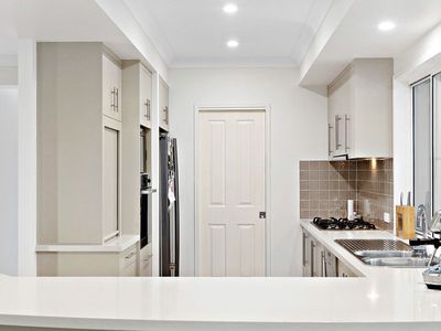24 Zeus Circuit, Coomera Waters