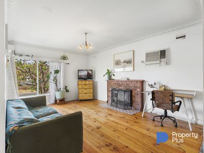 50 Specimen Hill Road, Golden Square