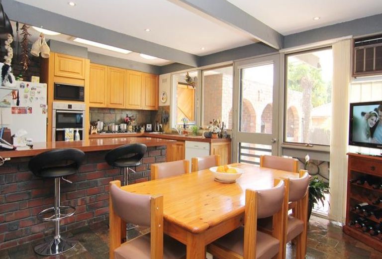 15 Outlook Drive, Dandenong North