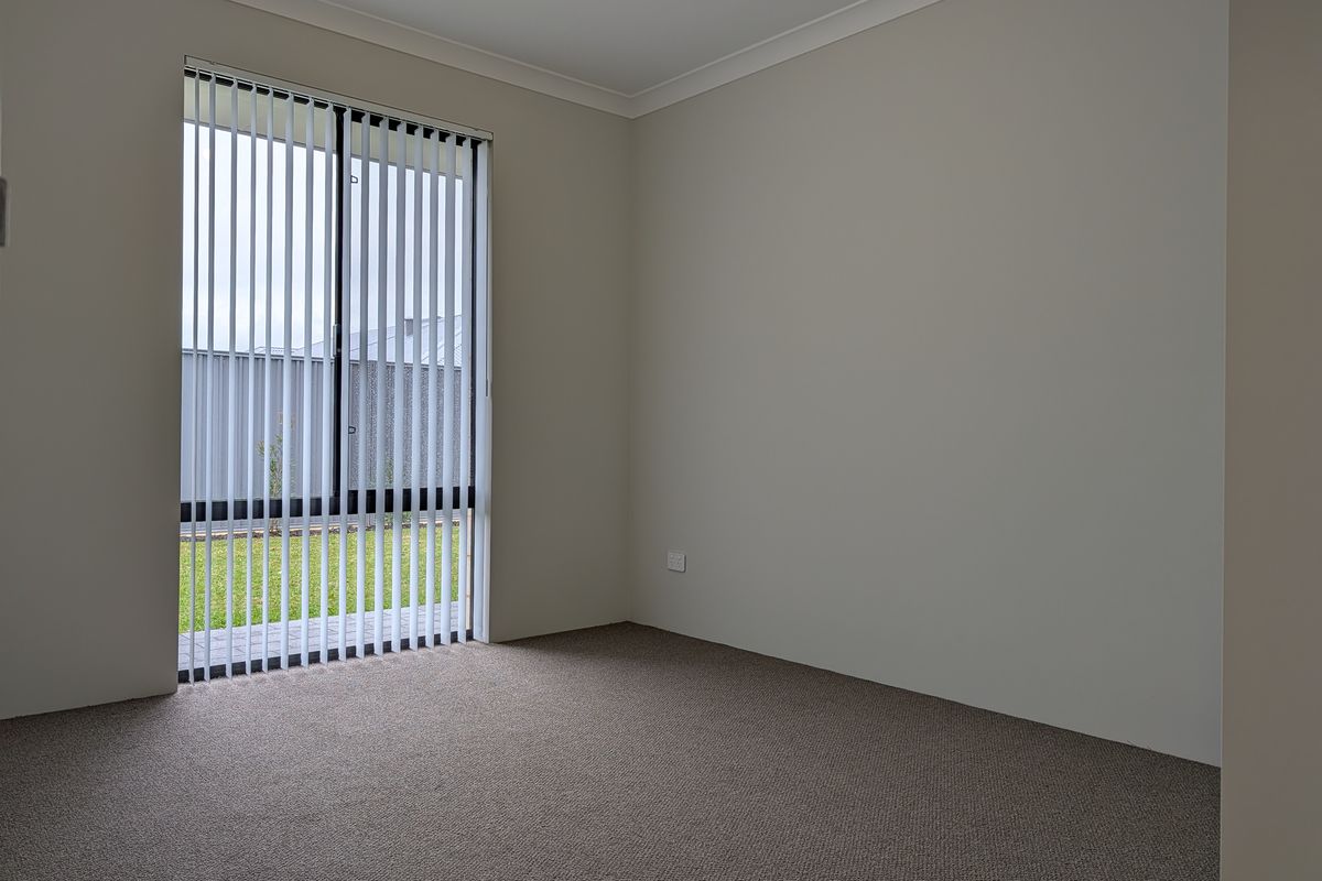 17 Stinear Street, Champion Lakes
