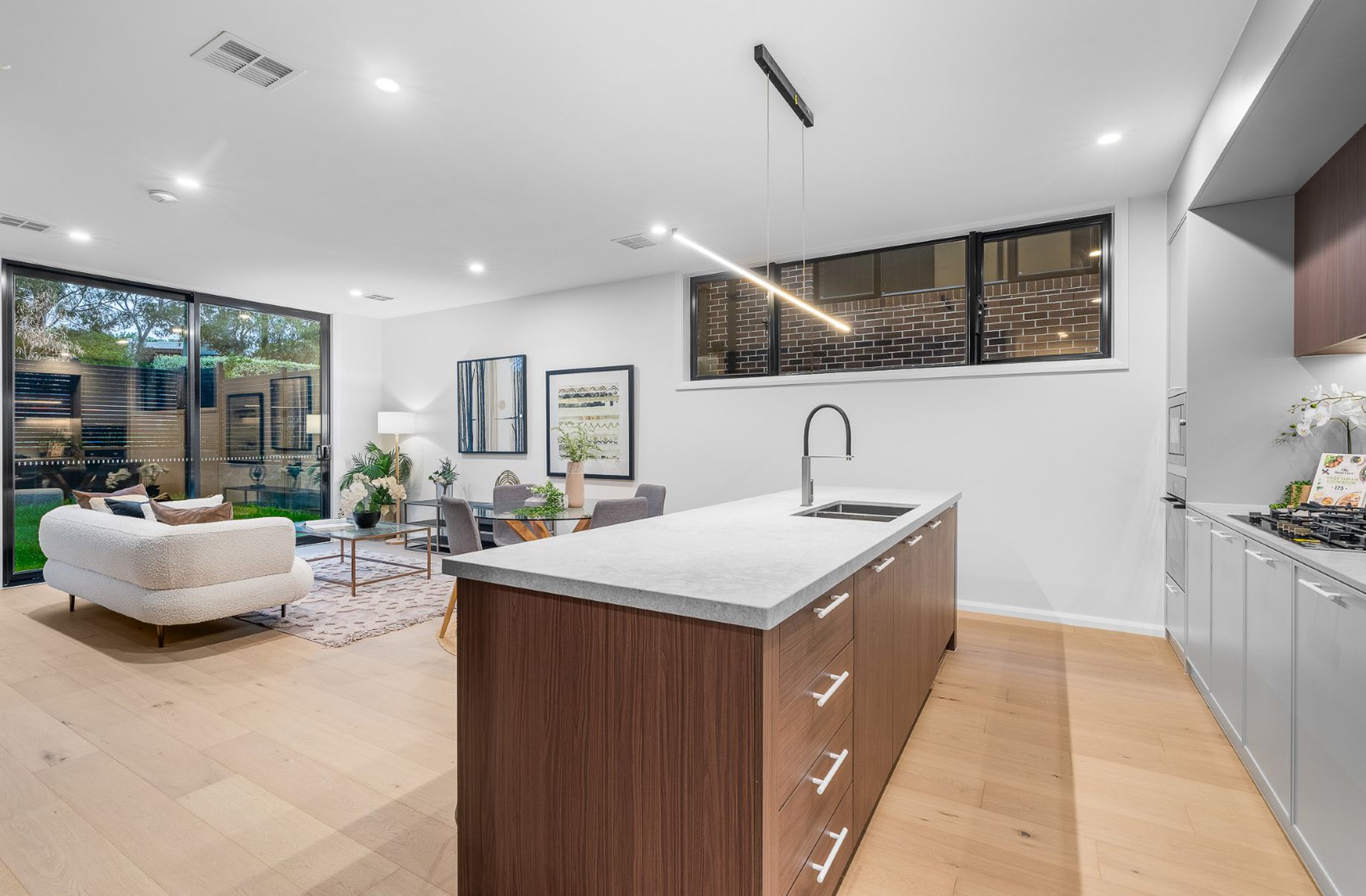 2 / 142-144 Warrigal Road, Camberwell