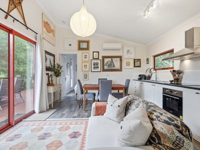 9 Glovers Road, Deep Bay