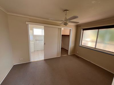 60 Benga Avenue, Dandenong