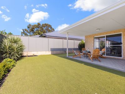 11 Barnard Grove, Byford