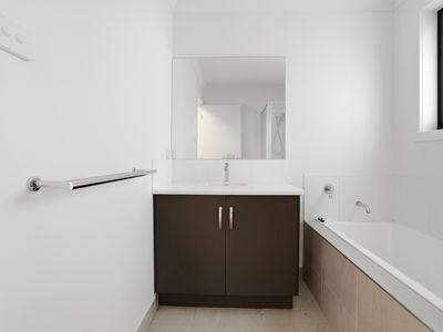 9 Bond Street, Campbell Town