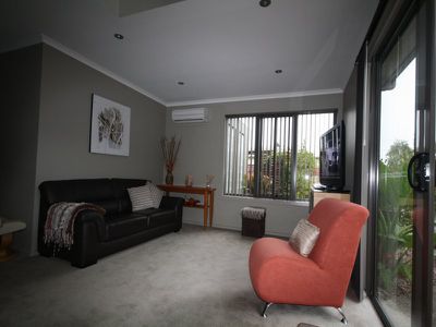 2 / 60 Dodgin Street, Wynyard