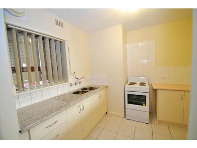 2 / 14 Canham Way, Orelia